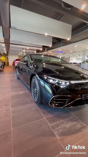 Visual Car Reviews op TikTok