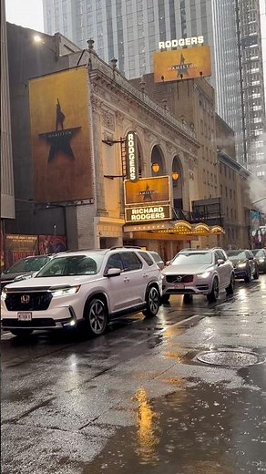 Hamilton on Broadway: A Theater Legend in the Heart of Times Square 🎭✨