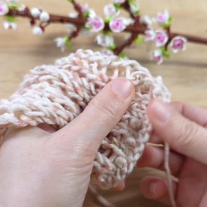 Knitting the knit sok model has never been this fun, watch and enjoy. | Knitting & Crochet World