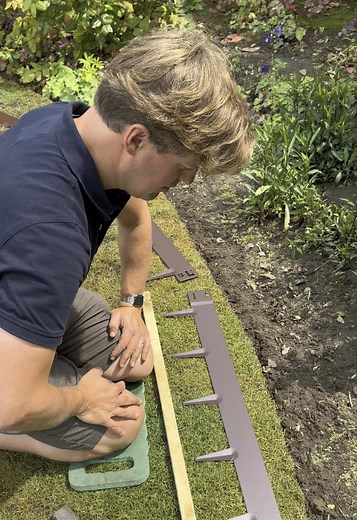 Everedge Classic Lawn Edging Installation Guide