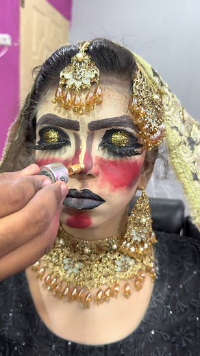 Makeup Tutorial: Fun and Creative Looks