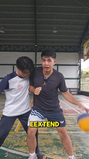 20K views · 287 reactions | Paano hindi tawagan ng offensivefoul pag nag bubump. Tips para hindi mo maextend yung off arm mo to avoid offensive foul #askcoachralph #coachralph #basketballtips #ballislife #basketball #fyp #bball | Coach Ralph | Facebook