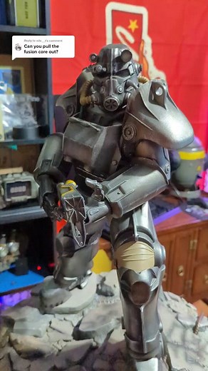 Quarter Scale T-45 Power Armor Fusion Core - Removable Gaming Heads Version