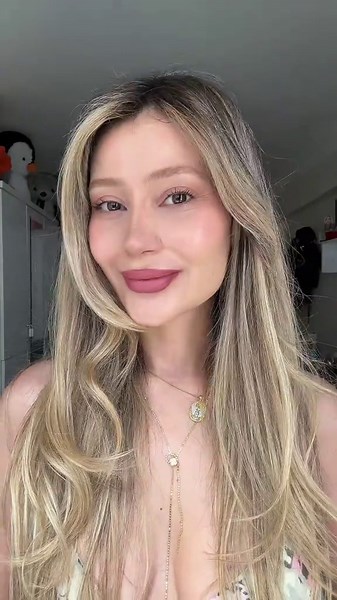 Bence işe yarayan bir teknik kızlarrrrr 👌🏻Düğme burun kontür tekniği kimler deneyecek 🙋‍♀️Makyaja ueni başlayan kız kardeşlerim takip etmeyi unutmayın daha fazlası gelecek 🥰🤍 Reklam yok Kullandığım ürünle @KIKO Milano Turkey stick contour 201 @Estée Lauder Futurist Brightening Skincealer 1N #makeuphack #beautytips #nosecontour #beautyhacks