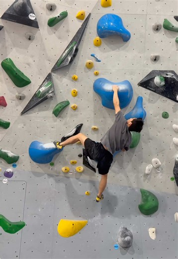 Episode 226 (V8) - This V8 is my style! #rockclimbing #bouldering #fyp Music: Hyperfun Kevin MacLeod (incompetech.com) Licensed under Creative Commons: By Attribution 3.0 License