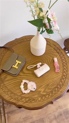 ✨ミニバッグでも身軽に✨今日のバッグの中身は...RORRY PalmGo・ミニ財布・リップ💼❤️最低限だけど一日中安心😮‍💨#バッグの中身 #ミニマリスト #お花見 #コンパクトハウス