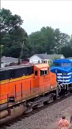 BNSF Train with CEFX Leasers at Rochelle, IL #cefx #reelsinstagram #trainfans #virtualrailfan #railfans #railroads #railfans_of_instagram #trainreels #railfansoffacebook #BNSF #RochelleIL #reelsfb #baretables #bnsfrailway | Virtual Railfan
