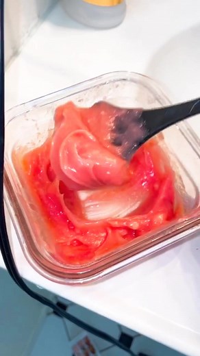 I made hair dye with candy... can’t believe it made my hair melt off. BIG MISTAKE! 😳😢 lóôooooooók át mÿ bìòooooó #tiktok #foryou