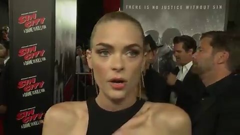 Jessica Alba goes for it in Sin City 2