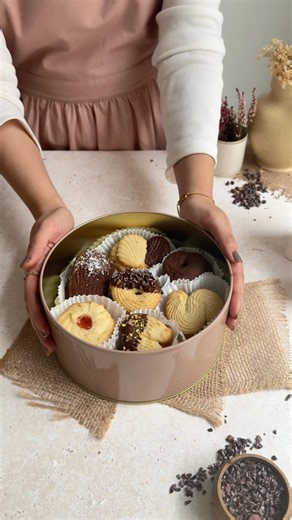 Butter Cookies Box with one easy dough recipe #christmascookies #buttercookiebox