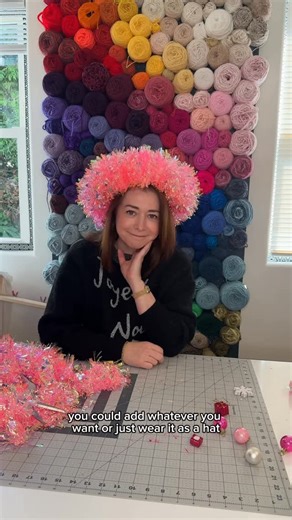 Alyson Hannigan Denisof on Instagram: "With the holidays right around the corner, here’s a super easy 5-minute wreath using just two materials! Simple, fun, and so easy to make on your own or with family! 💓🎄 #diycrafts #wreath #easycrafts #diywreath"