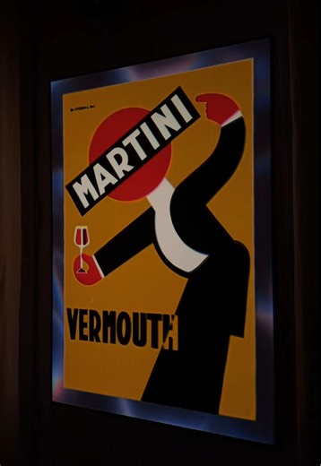 Projection Mapping Techniques for Stunning Martini Posters