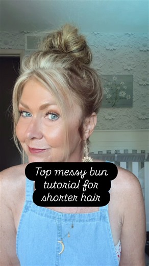 Quick 3-Minute Updo Hairstyle for Busy Mamas