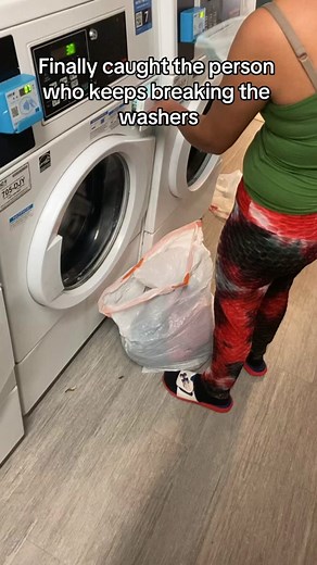 This is why we cant have nice things #badneighbors #apartment #apartmentliveing #ihatethisplace #whythough #terribleneighbors #ihatemyneighbors #rentalproperty #rentlife #ew