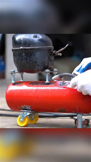 1.6M views · 22K reactions | Compressor de Ar Caseiro Potente Feito com Sucata #compressorcaseiro #invenção #façavocêmesmo #oficina #engenhoscaseiros #diybrasil #ideiagenial #reciclagemcriativa #mecânicacriativa #projetocaseiro | Equipe Los Santos | Facebook