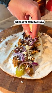 Crispy chicken shawarma