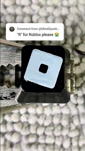 Drawing R for Roblox but on my custom keyboard! ‪@Roblox‬ #drawing #keyboard #keycaps