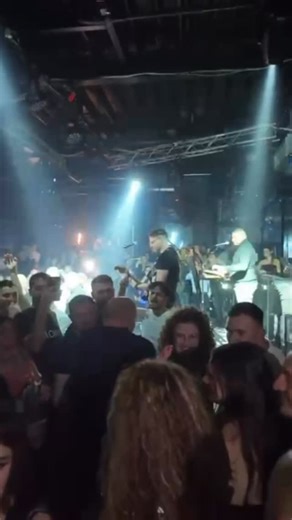 INDIRA RADIC on Instagram: "Hvala dragi ljudi u Cirihu , Svajcarska, na nezaboravnoj noći 27.12.2025 🎄♥️🙏 @faceclubofficial #dozivotnovasaindiraradic #love #ir #live #music #switzerland #indiraradic @sipka__nenad"