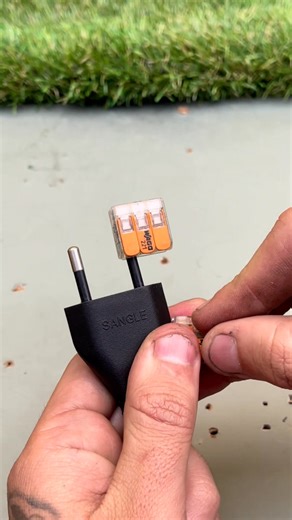 The secret behind these smart connectors Fast, safe, and clean wiring #CaliGarage #WireHack #QuickConnect | Experts DIY