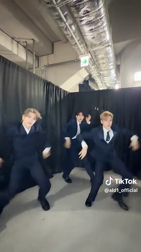 Freak Dance Tutorial: Master the Moves of Euphoria