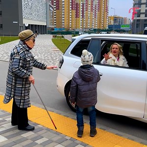 551K views · 3.3K reactions | Taxi driver chooses what's right over money | Fabiosa Life Stories | Facebook