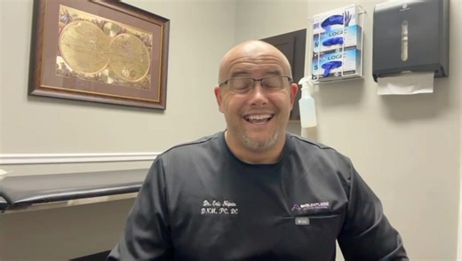 If you haven’t watched the other post we shared earlier today, go do that first — it covers how to reboot your thyroid naturally with practical, common-sense solutions (and none come from a prescription bottle). Here’s the missing link: your gut and thyroid are inseparable. Roughly 25 % of thyroid hormone activation happens in your gut. If your microbiome is inflamed or imbalanced, your body can’t convert T4 → T3 — the energy-producing hormone your metabolism relies on. Dr. Eric just saw a patie