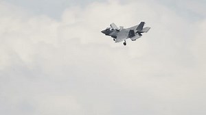 clip-3527143825-f-35-united-states-fighter-jet-flyover