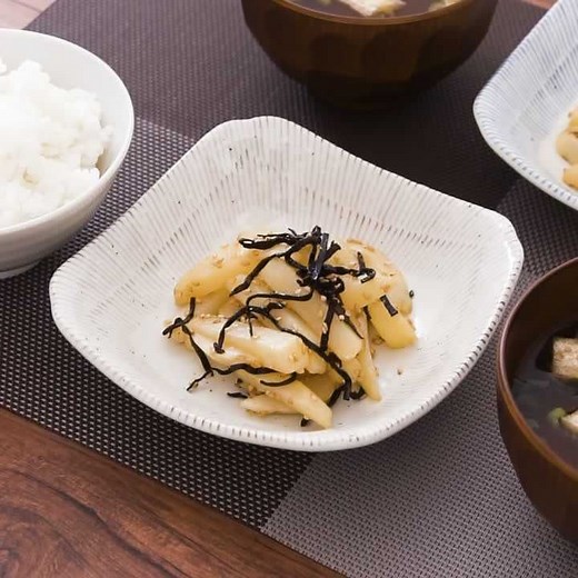 パパッと一品！ じゃがいもの塩昆布炒めのレシピ動画・作り方 | デリッシュキッチン