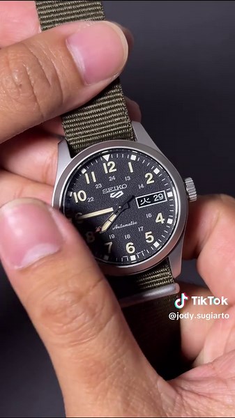 Unboxing Seiko Field Watch: SEIKO SRPJ85K1