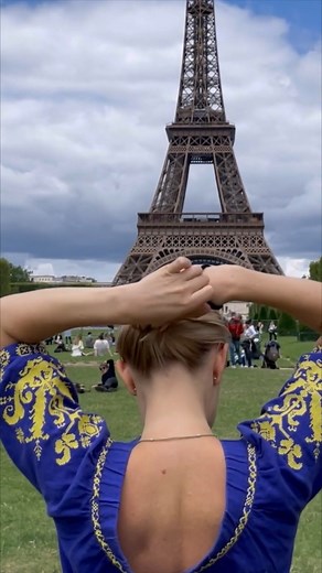 French hairstyle. Can you repeat? Tag #therighthairstyles, we can't wait to see them! #hairideasforgirls #hairtutorials #hairideasforwomen #hairstyletutorial #longhairideas #hairstylebyme | Therighthairstyles.com | Facebook