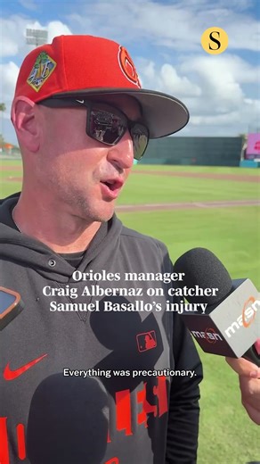 Orioles catcher Samuel Basallo left Thursday’s Grapefruit League game against the Detroit Tigers with right side abdominal discomfort after reaching to tag right fielder Matt Vierling on a play at home plate in the third inning. Manager Craig Albernaz said that he didn’t expect Basallo to undergo any further testing for what the team is calling abdominal discomfort. Read more: https://bit.ly/4rPgr2I 🎥: Matt Weyrich, The Baltimore Sun | The Baltimore Sun