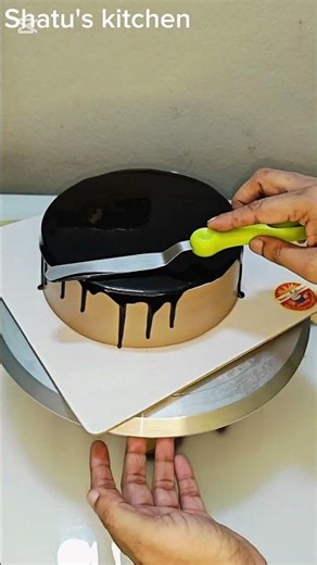 perfect chocolate ganas dripping #cake #cakedesign #video #viralvideo #viral #shortvideo #short
