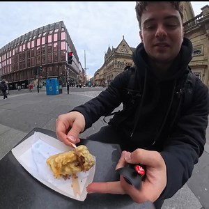 185K views · 820 reactions | First time trying deep fried mars bar  | Xiaomanyc 小馬在紐約 | Facebook