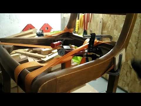 Réparation d'une chaise en bois
