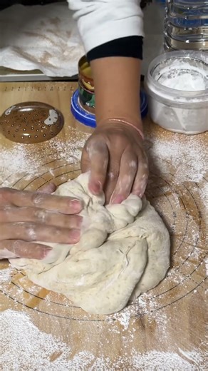 [Enjoying bread] #Rodev #Coupe #bread