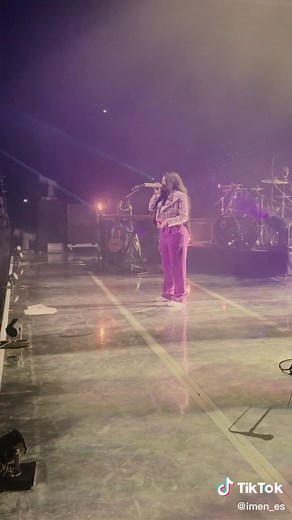 Imen Es : Un Voyage Spectaculaire à Travers Ses Concerts