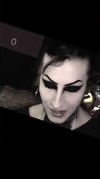 Stop Everything: 5 Minute Goth Makeup Challenge