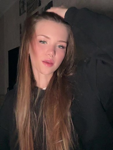 Transform Your Hair: Touching and Flipping Techniques