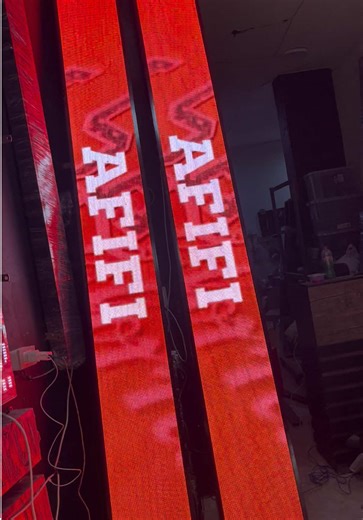 مش مجرد شاشة.. دي لوحة فنية بتعرض تفاصيل شغلك! 💎 أحدث تكنولوجيا شاشات الـ LED P4 بمواصفات عالمية وتصميمات تناسب واجهة محلك. شوف الجودة بنفسك واحكم.. العظمة دي رايحة لبراند Afifi 🚀 للتفاصيل والأسعار ابعتولنا رسالة دلوقتى أو أتواصل معانا علي رقم : 01116951173 أو سيب كومنت بكلمة