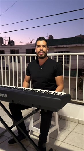 🎹 Tienes 5 días GRATIS para entrar a mi curso de piano y ver todas las lecciones que preparamos para ti. ¿Por qué gratis? Porque sé que este curso es justo lo que necesitas para aprender a tocar de verdad. Entra, mira las clases, toca tus primeras canciones y decide tú mismo. 👉 Si no te convence, cancelas y listo — sin pagar nada. Pero te advierto… una vez que entres, no vas a querer salir 😉 Dale clic abajo y empieza hoy mismo. 🎶 | Music Life Academy