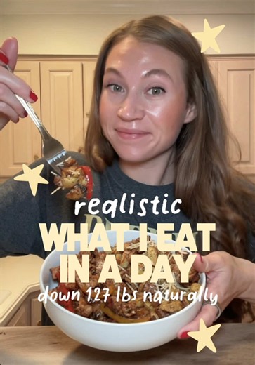 2,054 cals | 169g protein | 35g fiber ✨realistic what I eat in a day ✨ -127 lbs naturally ✨RECIPES👇 🥜 Peanut Butter Chocolate Chips Protein Pancake Puffs 🍫 (recipe makes 24 puffs) - ½ cup (60g) Kodiak pancake mix - ½ scoop (20g) Ryse Jif peanut butter loaded protein powder - 2 tbsp (16g) @PBfit - 1/2 tsp of baking powder - pinch of salt - ¼ cup (80g) plain nonfat Greek yogurt - 1 egg - ¼ cup (60g) protein milk - squish of vanilla bean paste - 2 tbsp (24g) brown sugar substitute - ¼ cup semisw