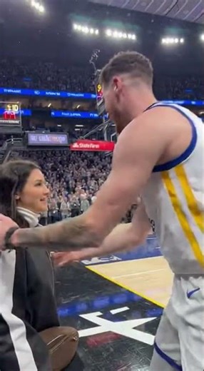 Warriors Star Causes Hilarious Courtside Chaos After Epic Play | Unexpected Fan Moment Caught!