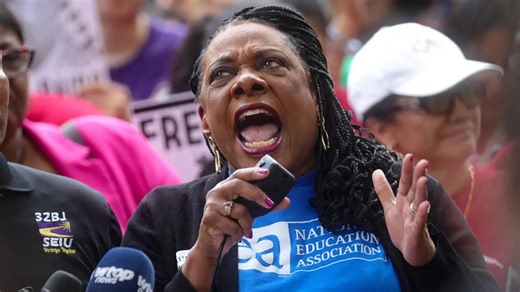 Una presentación filtrada de la formación del sindicato de profesores de primaria y secundaria arremete contra la administración Trump y los estados republicanos