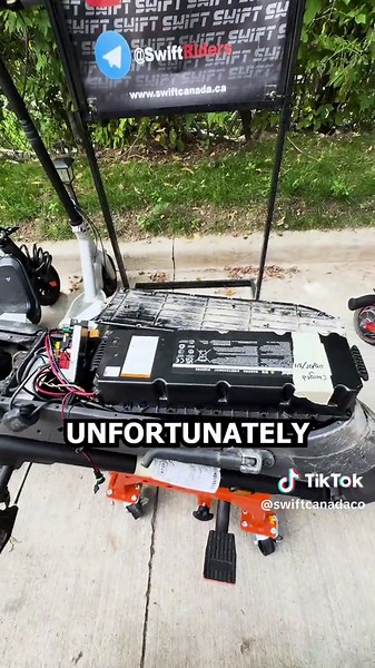 Today a customer came in with a Ninebot that won’t turn on In most cases when a scooter doesn’t turn on it’s a battery issue Next time your e-scooter doesn’t turn on try replacing the battery and check if it helps solving the issue. If not bring it to us and we’ll take care of the rest :) Hope you found this easy fix helpful and make sure to follow for tips and tutorials that’ll save you money on repairs #escooter #electricscooter #escooters #electriquescooter #fyp #toronto #explore #viral