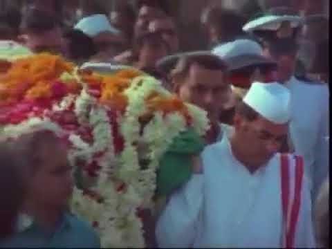Indira Gandhi laid to rest, Rajiv, Sonia and Rahul mourn, Mother Teresa attends