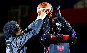 Basketball robot beats professionals at free throwing  - The Korea Times