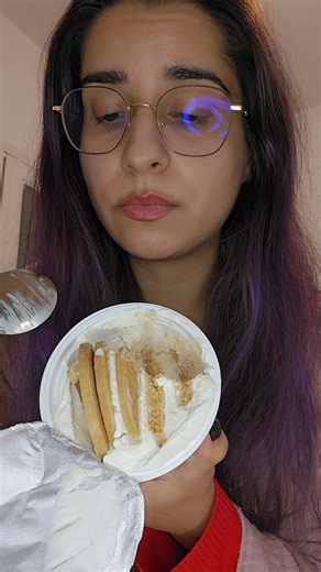 Marianna on Instagram: "Εσείς το δοκιμάσατε; Viral cheesecake λέει, με δυο υλικά και άμα θέλουμε το πιστεύουμε. Το συγκεκριμένο trend από ότι κατάλαβα ξεκίνησε από Ιαπωνία και είναι ότι πιο απλό μπορείς να δοκιμάσεις #cheesecake #viralrecipes #γιαουρτι"
