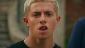 Jessy.Dubuis on Instagram: "J'ai Parodié "FIER" de Michou en faisant sa voix 😂😭 (enfin j'ai essayé) C'est de L'HUMOUR les Paroles 😘 Vous Préférez ma Version ou la Vraie ?😂🔥🔥 Vidéo Entière Dispo sur ma Chaîne Youtube "JESSYMITATION" 😌📽 #fier #michou #parodie #imitation #musique #maman #chanson #humourdemerde #humour #fun #2020"