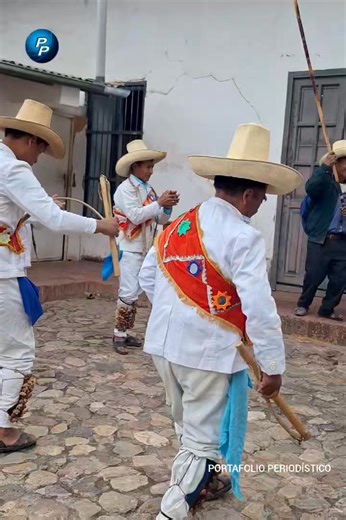 La Danza de los Chunchos de Cajamarca es Patrimonio Cultural de la Nación en Perú desde 2015, reconocida por su valor simbólico, estético y musical, y por ser un elemento clave de la identidad y cohesión social de la región. La danza, que se baila en diversas festividades religiosas, representa la cosmovisión andina y la resistencia de los pueblos originarios | Portafolio Periodístico Perú de Tony Alvarado A.