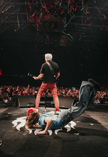 The Offspring - Pretty Fly (For a White Guy) Dance